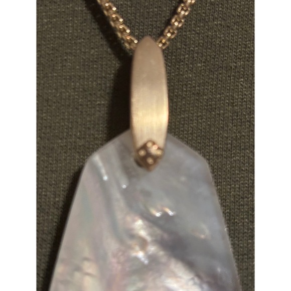Kendra Scott Inez Long Pendant Necklace Gold Iridescent Mother of Pearl Shell - Picture 8 of 12